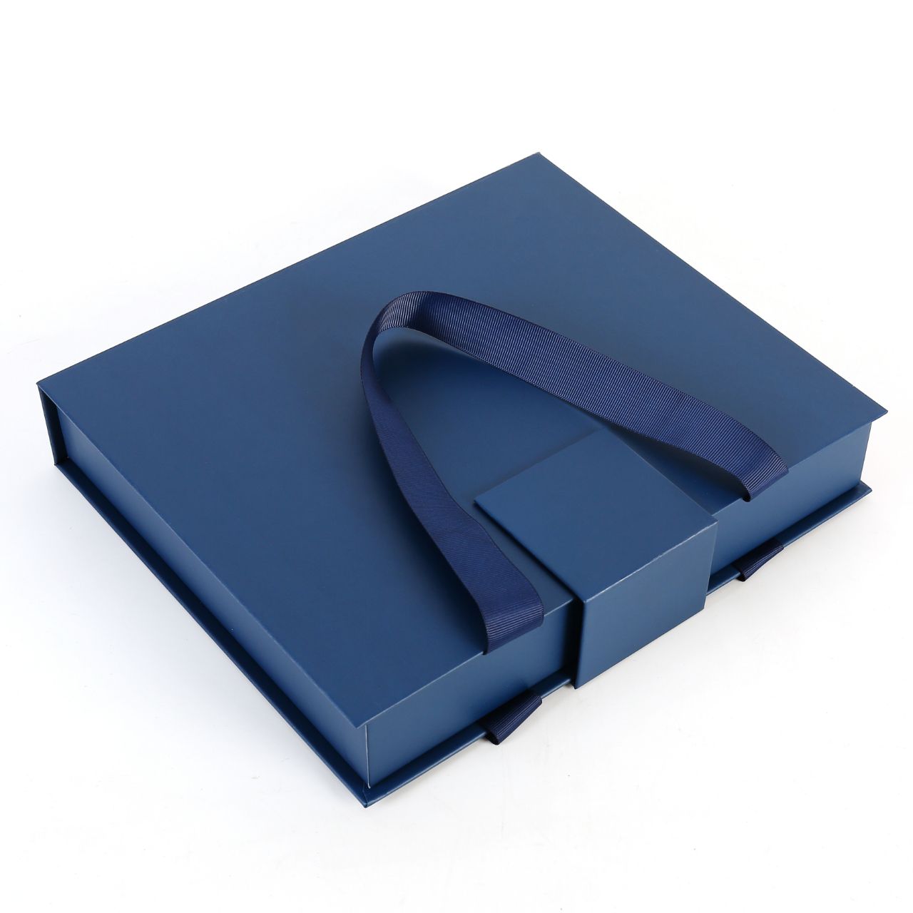 FORMIQ - Small Magnetic Box with Handle